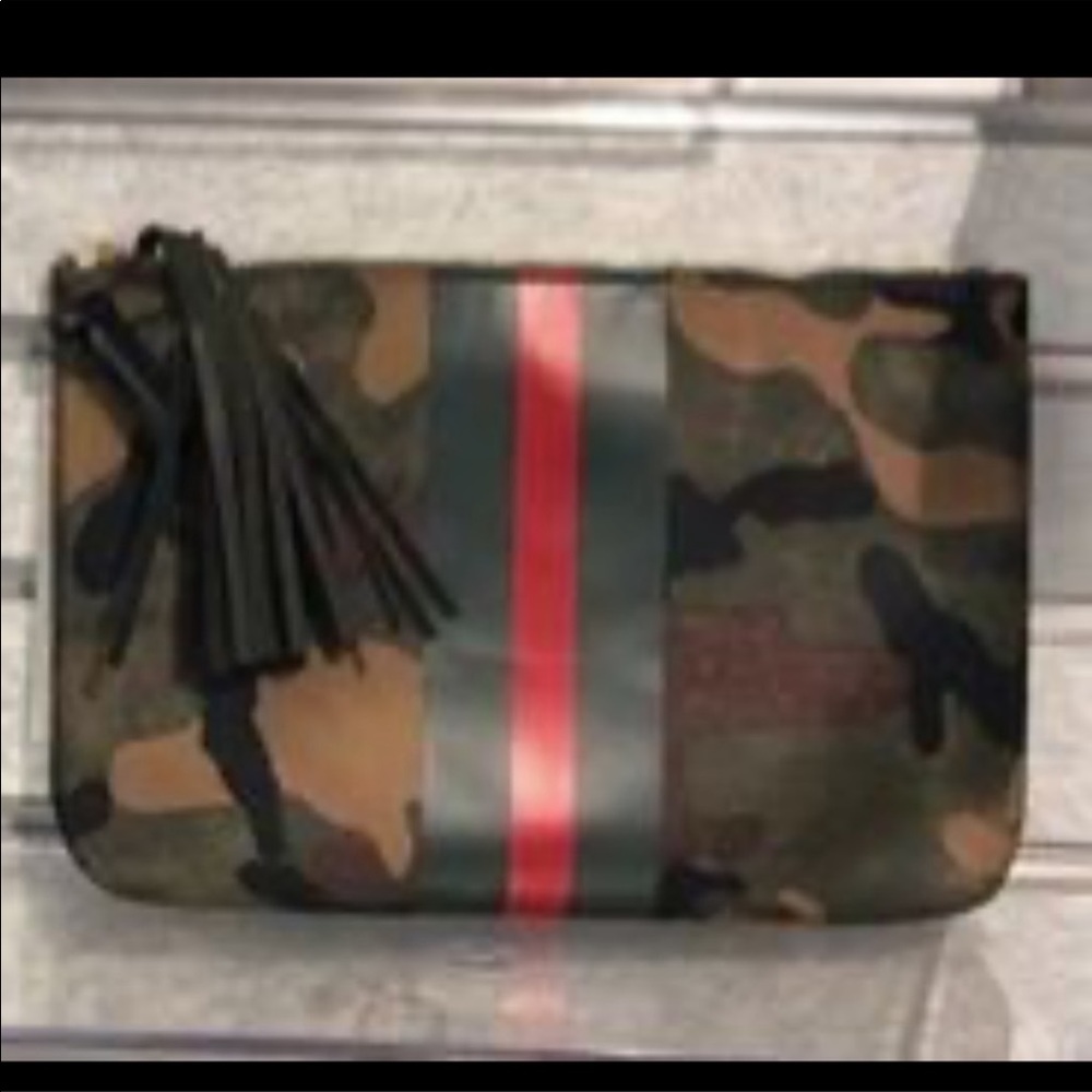 Camo clutch